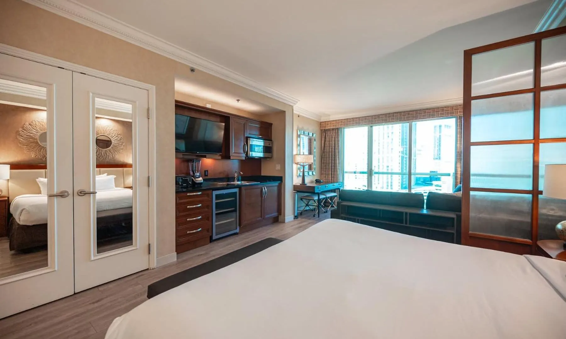 Dom wakacyjny No Resort Fee Strip View Balcony+ Free Valet+ Pool Las Vegas